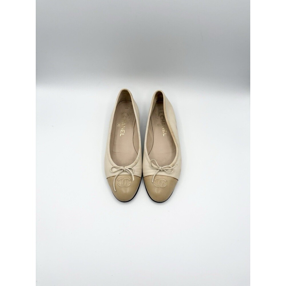 Chanel White and Beige Cap Toe Ballet Flats Bow Accent Size EU 37